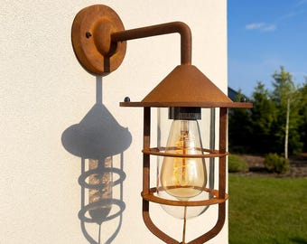 Rustikale Außenwandleuchte aus Metall im Vintage-Stil – Rostoptik, E27 Fassung, wetterfest IP44, ideal for Hauswand & Garten