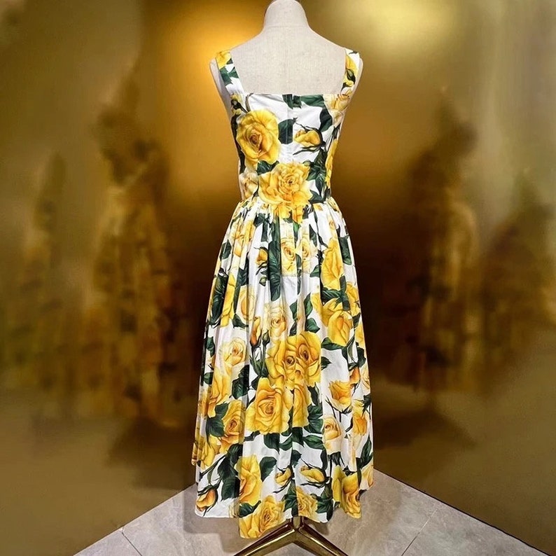 SOMMER 2024 Handgemachtes ärmelloses Baumwollkleid der italienischen Designerin Gelbe Rosen, Sizilien Kleid, Fliesen Porzellan Kleid Bild 2