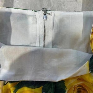SOMMER 2024 Handgemachtes ärmelloses Baumwollkleid der italienischen Designerin Gelbe Rosen, Sizilien Kleid, Fliesen Porzellan Kleid Bild 7