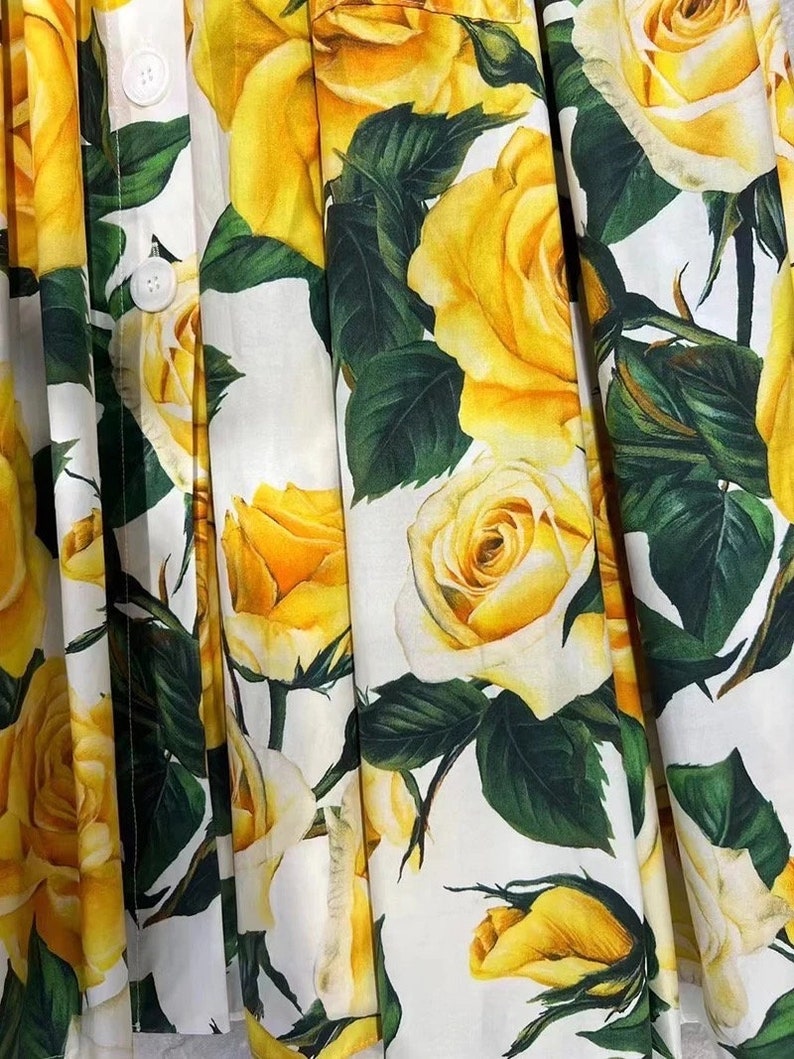 ÉTÉ 2024 faite main par la créatrice italienne : Robe en coton sans manches imprimée roses jaunes, Robe Sicile et Robe imprimée en porcelaine Tiles image 6