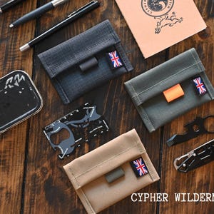 Cartera minimalista para tarjetas con logotipo de Crest - lona encerada seca