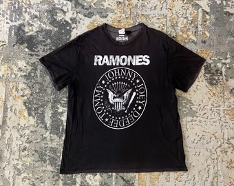 Ramones American Punk Band  Distressed Fade Band Tour Tee Black Size M