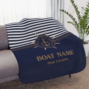 Customizable boat blanket with a golden hook. Gift idea for the sailor.