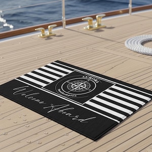 Personalized Compass Boat Mat: Non-Slip Nautical Deck Decor