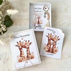 Annoncer une grossesse – coffret cadeau pour future marraine avec porte-clés en perles de bois et breloque style bohème