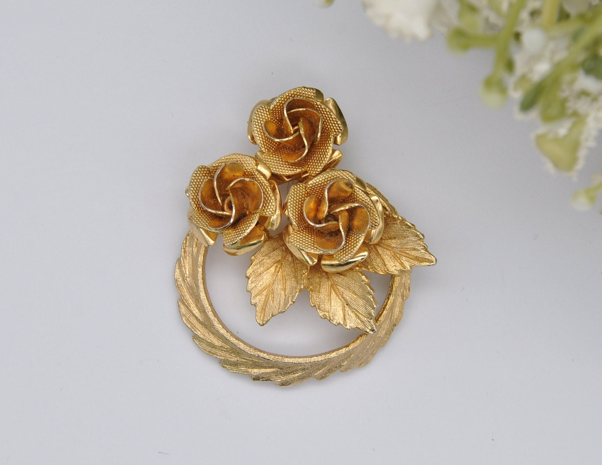 Vintage Flower Pendant Gold Tone | Three Rose Shape | Leaves