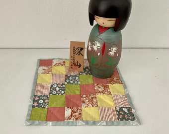 Quilted mug rug / coaster / pot holder / patchwork / woodland / floral / cozy cabin