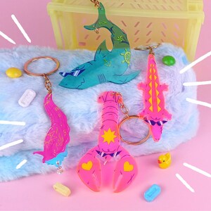 Porteclé animaux sassy | acrylique rose néon | funny badboy | sunglasses | funky dummy lobster & crocodile | punky shark | alt slug