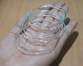 Set di bracciali rigidi in argento sterling: 7 bracciali sottili e delicati da impilare.