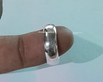 Prosta, matowa obrączka ślubna ze srebra próby 925 – pierścień na kciuk