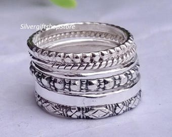 Anillos apilables de plata de ley: delicadas bandas retorcidas con cuentas
