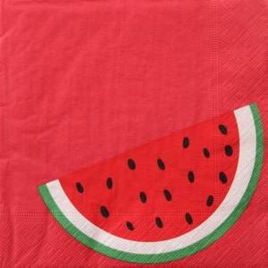 Tovaglioli di carta da 2 o 4 pezzi per artigianato, fetta di anguria su sfondo rosso, tovaglioli per decoupage di frutta, tovaglioli per decoupage di anguria, estate