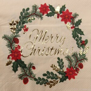 2 of 4 stuks papieren servetten, gouden accenten, hulstbessen, dennentakken en kerststerkrans met inscriptie Merry Christmas