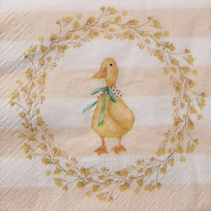 2 oder 4 Stück Papierservietten für Handwerk, lustige Ostern Baby Ente in gelben Blumen Kranz auf gestreiften Hintergrund, Enten Decoupage Servietten