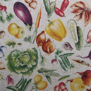 2 oder 4 Stück Papierservietten zum Basteln, Herbstgarten Bounty, buntes Gemüse auf beigem Hintergrund, Kohl, Auberginen, Tomaten, Erbsen