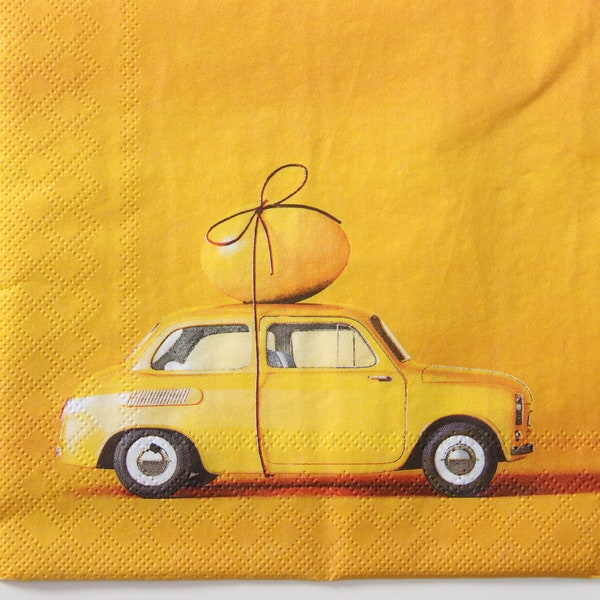 2 oder 4 Stück Papierservietten zum Basteln, gelbes kleines Retro Auto mit Osterei auf dem Dach und gelbem Hintergrund, Servietten aus Norwegen