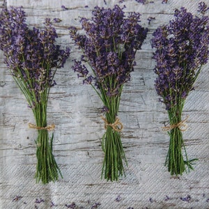 2 ou 4 serviettes en papier pour découpage, trois bouquets violet lavande sur fond de panneaux patiné beige, serviettes de découpage collages Provence