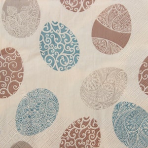 2 oder 4 Stück Papierservietten für Decoupage, Beige Und Blau Ostereier mit Paisley Und Swirl Muster Auf Creme Hintergrund, Osterei Sammlung