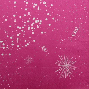 2 ou 4 serviettes en papier pour bricolage, confettis blancs et feux d'artifice sur fond rose, serviettes de table pour découpage, serviettes éphémères