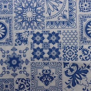 2 oder 4 Stück Papierservietten zum Basteln, blaues und weißes mediterranes Fliesenmuster, Decoupage-Servietten, Kartenherstellung, Ephemera für Decoupage