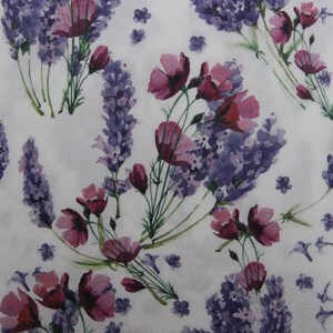 2 ou 4 serviettes en papier pour découpage, lavande mauve et coquelicots roses sur fond blanc, découpage lavande, découpage en fleurs