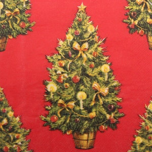 2 oder 4 Stück Papierservietten zum Basteln, verzierten Weihnachtsbaum auf rotem Hintergrund, Weihnachts-Decoupage, große Größe 16 '' x 16 '' Servietten