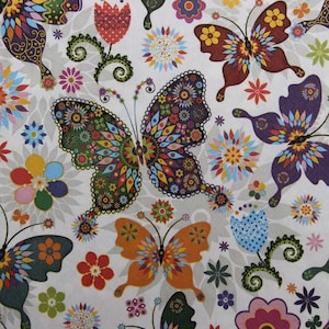 2 oder 4 Stück Papierservietten für Decoupage, helle bunte Folk Muster Schmetterlinge und Blumen mit grafischen Schatten, Schmetterling Decoupage