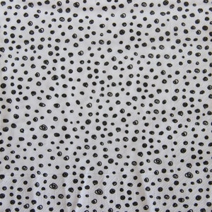 2 oder 4 Stück Papierservietten zum Basteln, schwarze unregelmäßige Formen Polka Dots Muster auf weißem Hintergrund, Collagen Kraftpapier mit Punkten