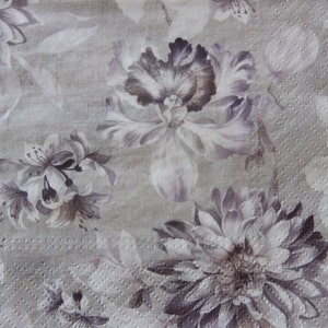 2 o 4 servilletas de papel para decoupage, flores de dalia, iris y violeta en tonos beige sobre fondo beige, para diario, álbumes de recortes y fabricación de tarjetas