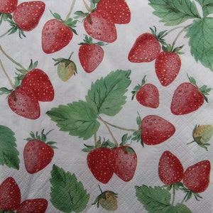 Tovaglioli di carta da 2 o 4 pezzi per artigianato, fragole su sfondo bianco, tovaglioli per decoupage di bacche, fornitura per diario di giardinaggio, estate