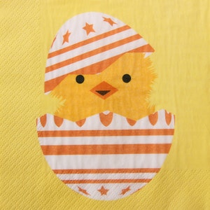 2 o 4 servilletas de papel para decoupage, divertido pollo de Pascua en cáscara de huevo decorada sobre fondo amarillo, servilletas de decoupage de pollo de Pascua