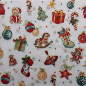 2 oder 4 Stück Papierservietten zum Basteln, Weihnachtssymbolmuster, Weihnachtsstrümpfe, Geschenke, Kugeln, Süßigkeiten und Holzschaukelpferde