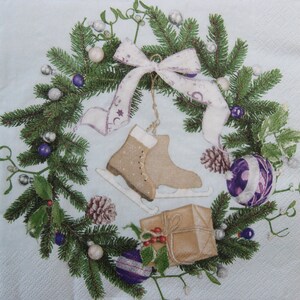 2 ou 4 serviettes en papier pour bricolage, guirlande de Noël avec patins en pain d'épice, cadeaux et boules de Noël, serviettes de découpage de Noël