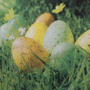 2 ou 4 serviettes en papier pour découpage, ufs de Pâques colorés sur fond d'herbe verte, serviettes de table de Pâques pour découpage ou collage, album de scrapbooking