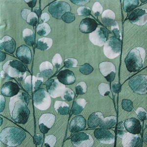 2 oder 4 Stück Papierservietten für Handwerk, Aquarell Salbei grüne Eukalyptus Zweige auf grünem Hintergrund, Eukalyptus Decoupage Servietten