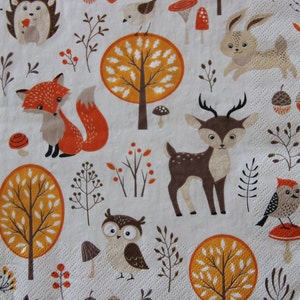2 o 4 servilletas de papel para decoupage, naranja, beige, zorro marrón, búho, conejo, ciervo, pájaro carpintero, árboles y setas sobre fondo beige