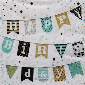 2 oder 4 Stück Papierservietten für Decoupage, Minzgrün, Schwarz, Grau, Gold Flaggengirlande mit Inschrift Happy Birthday auf weißem Hintergrund