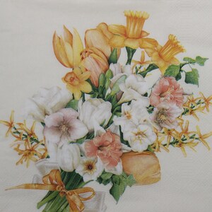 2 ou 4 serviettes en papier pour découpage, bouquet de fleurs de printemps, serviettes pour découpage, découpage de Pâques, serviettes de table fleurs de jardin