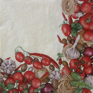 Servilletas de papel de 2 o 4 piezas para elaboración, tomates, chiles, ajos y cebollas sobre fondo crema, servilletas de decoupage de verduras, jardinería
