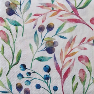2 o 4 servilletas de papel para manualidades, hojas y bayas sin costuras de acuarela rosa, verde y azul sobre fondo blanco, servilletas con follaje