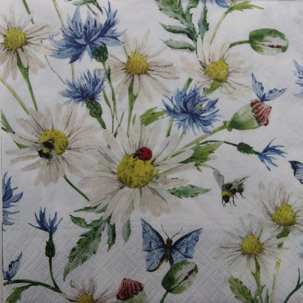 Serviettes en papier 2 ou 4 pièces pour l’artisanat, bleuets, marguerites avec papillons, abeilles et coccinelles sur fond blanc, collages floraux