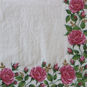 2 ou 4 serviettes en papier pour découpage, cadre roses roses sur fond blanc, serviettes pour découpage fleurs romantiques, serviettes petites roses roses
