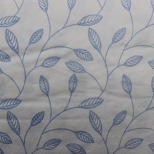 2 oder 4 Stück Papierservietten für Decoupage, blaue Blätter Muster auf weißem Hintergrund, Decoupage Servietten, Ephemera für Decoupage