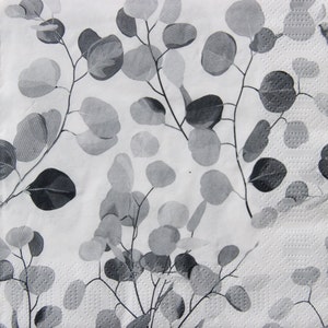 2 o 4 pezzi di tovaglioli di carta per artigianato, rami di eucalipto grigio su sfondo bianco, tovaglioli di foglie di eucalipto, tovaglioli di decoupage scandinavo