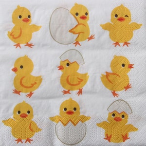 2 oder 4 Stück Papierservietten für Decoupage, Ostereier und gelbe Ostern Hühner In Eierschalen auf weißem Hintergrund, Ostern Decoupage Servietten