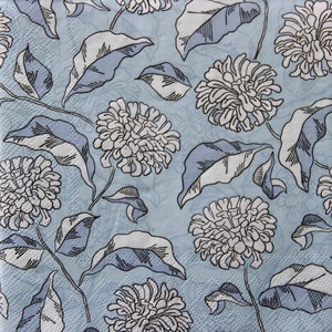2 oder 4 Stück Papierservietten zum Basteln, verschiedene Blautöne Blumen und Hintergrund, grafische florale Decoupage-Servietten, Collagenherstellung