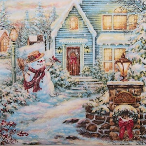 2 o 4 pezzi di tovaglioli di carta per artigianato, magica casa di villaggio invernale con pupazzo di neve e lanterna nella sera di Natale su sfondo innevato, collage