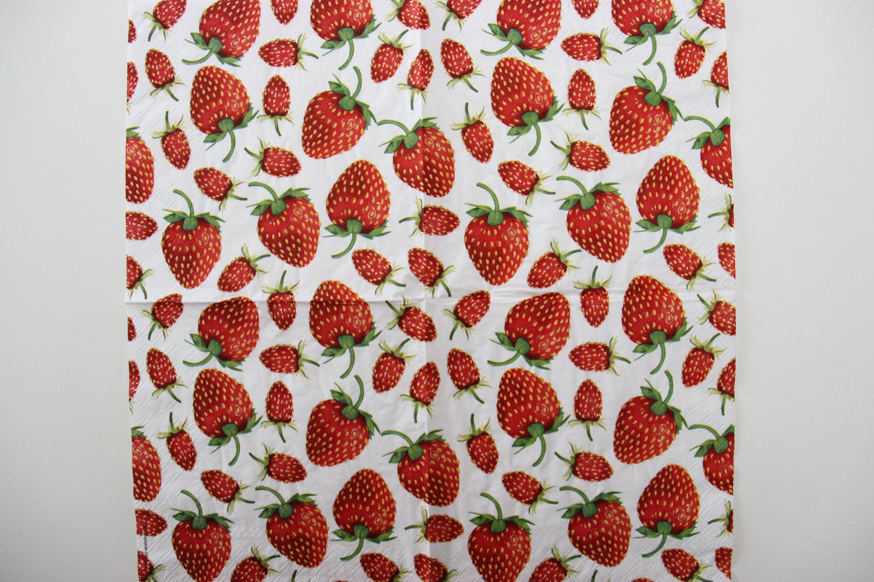 ワイルドストロベリーペーパーナプキン、サマーベリーデコパージュ