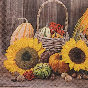 2 oder 4 Stück Papierservietten zum Basteln, Sonnenblumen, Kürbisse, Ebereschen Sträuße, Trauben, Nüsse, Körbe Und Sackleinen, Herbst Decoupage Servietten
