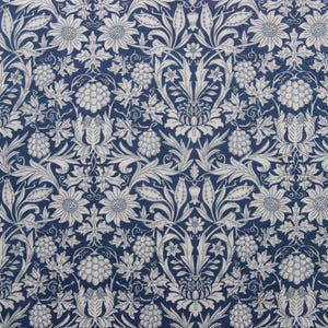 2 of 4-delige papieren servetten, naadloos wit bloemmotief op blauwe achtergrond, blauw-witte decoupage servetten, dinerformaat 16''/40 cm